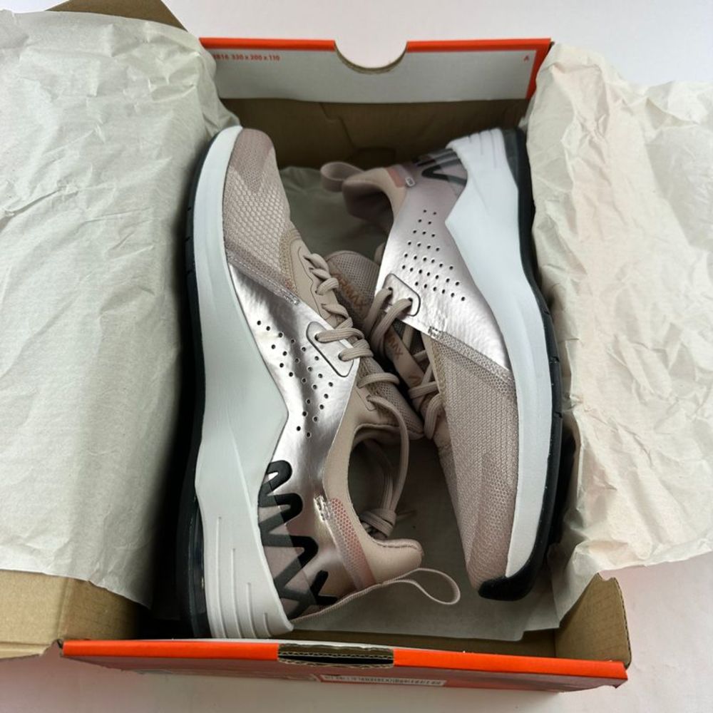 Nike Air Max Bella TR 3 Training Shoes Stone Mauve/MTLC Bronze US Women's Size 8 - Picture 9 of 10
